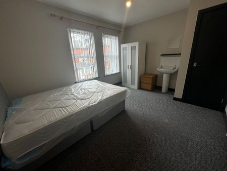 112 Dunluce Avenue, Belfast BT9 7AZ - Photo 4