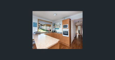 Sunny Family Home with Entertaining Area & Garage... - Photo 2