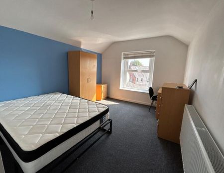 5 bedroom house of multiple occupation to rent - Photo 2