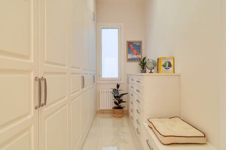 Carrer de Roger de Llúria, Barcelona, Catalonia 08009 - Photo 4