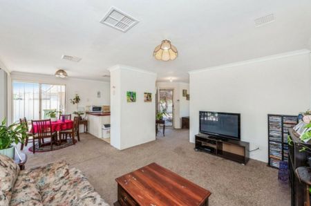 Convenience and Lifestyle. - Photo 2