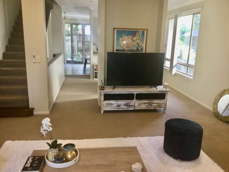 Varsity Lakes - Photo 3