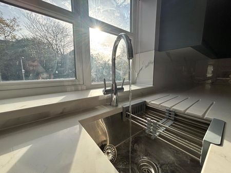 Crescent Drive, Aldershot, Hampshire, GU12 - Photo 4