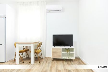 Calle Cardenal Rodrigo de Castro, Sevilla, Andalusia 41005 - Photo 5