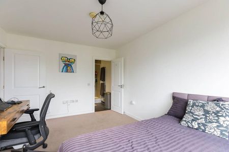 3 bedroom flat to rent - Photo 5