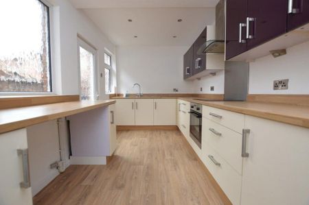 3 bedroom terraced house to rent - Photo 5