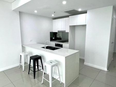 High Level Pristine Near New 2 Bedder Apartment in the heart of Granville - Photo 5