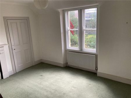 4 bedroom detached house to rent - Photo 3