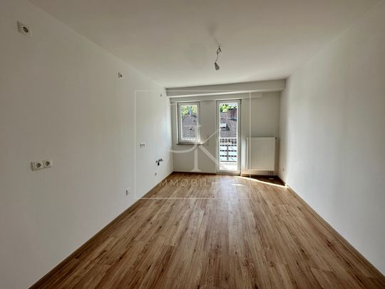 Erstbezug nach Modernisierung von großzügiger 4-Zimmer-Wohnung mit Balkon & Gäste-WC - Photo 1