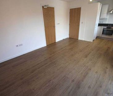 2 bedroom property to rent in Salford - Photo 6