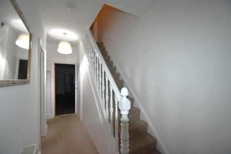 3 bedroom semi-detached house to rent - Photo 2