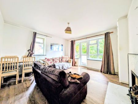 3 bedroom flat to rent - Photo 2