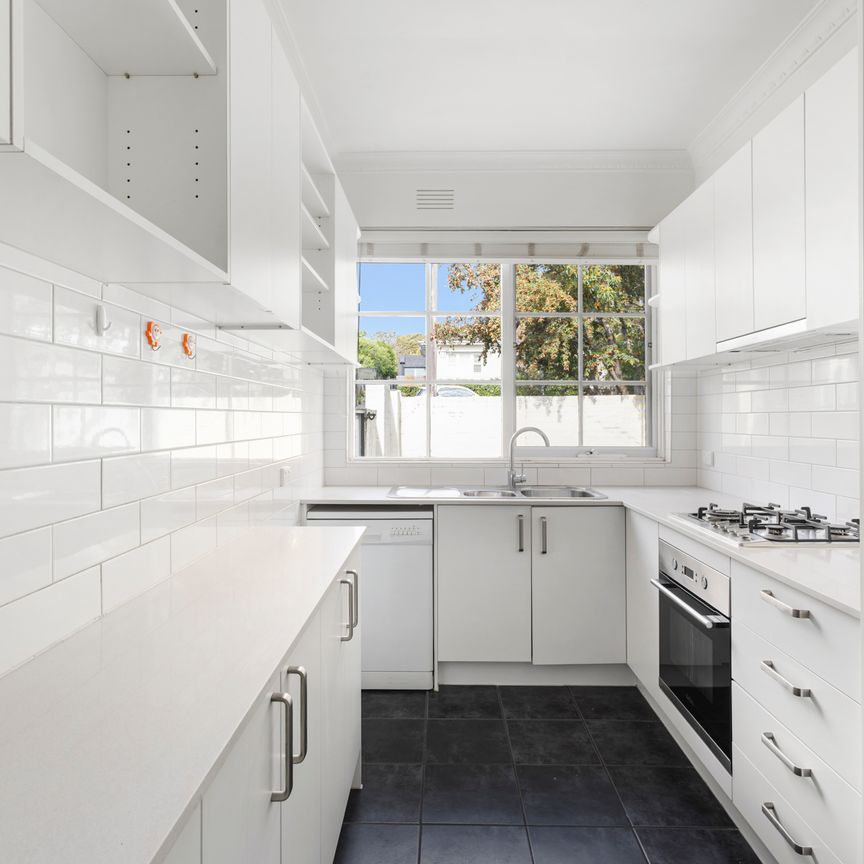 1/27 Young Street, Glen Iris VIC 3146 - Apartment For Rent | Domain - Photo 1