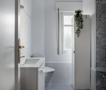 Large double room in Valencia street - Photo 1