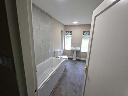 3 bedroom detached house to rent - Photo 4