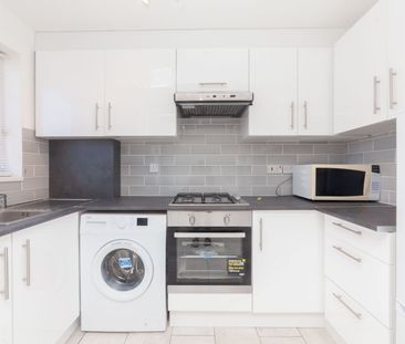 2 Bed Flat, Wrens Court, E13 - Photo 5