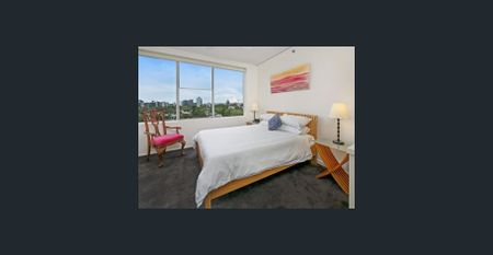 INCREDIBLE BAY & CITY SKY-LINE VIEWS - Photo 4