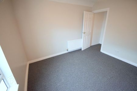 Flat 4, 2 Templemore Avenue, BT54FT, Belfast - Photo 2