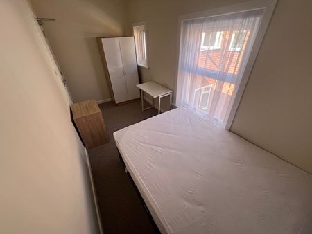 Oxford Avenue, SO14, Southampton - Photo 3