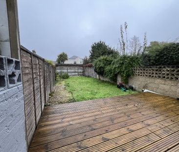 4 bed terraced house to rent in Stewart Road, Charminster, BH8 - Photo 2
