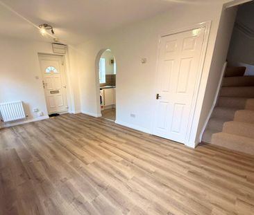 2 bedroom semi-detached house to rent - Photo 4