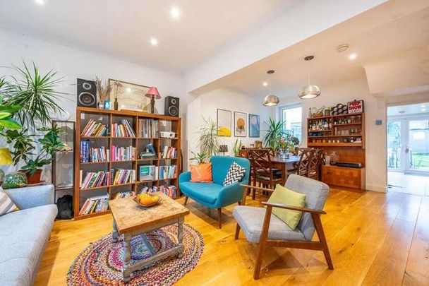 Ashlin Road, Stratford, E15 - Photo 1