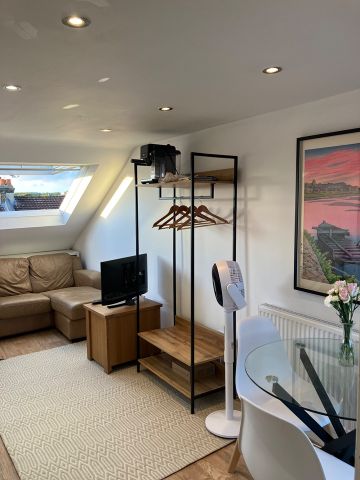 Studio Flat, Sandown Road, SE25 - Photo 2