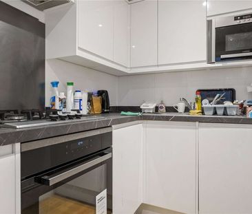 Versatile one bedroom penthouse apartment providing a guest bedroom... - Photo 4