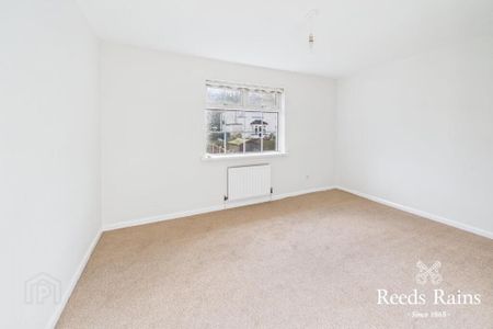 32 Dunbeg Park, Hillsborough, BT26 6AT - Photo 5