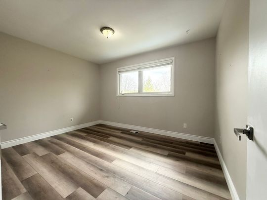 For Lease - 564 Central Park Boulevard Unit# Main, Oshawa, Ontario - Photo 1