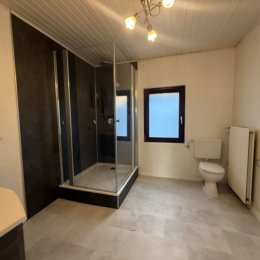 Großzügiges Einfamilienhaus mit Garten und Scheune in Siegburg-Braschoß zu vermieten - Photo 1