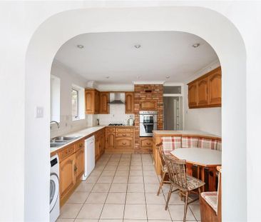 4 bedroom detached house to rent - Photo 3