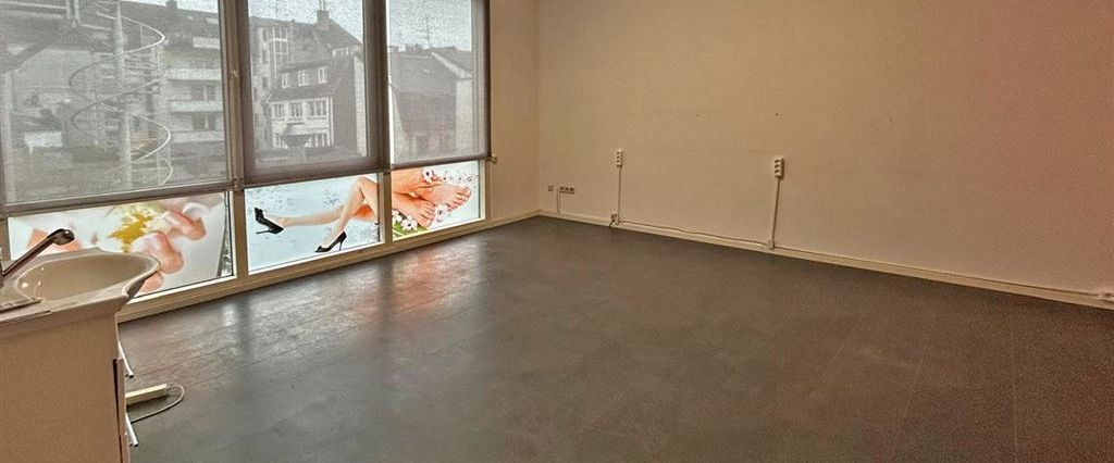 Immobilien-Richter: 23 m²-Raum für Beautysalon in der Düsseldorfer Innenstadt - Photo 1