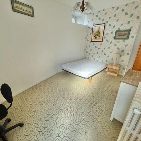 A LOUER - NANTES ST DONATIEN - Grand appartement 1 pièce MEUBLÉ de 24.89 m² - Photo 4