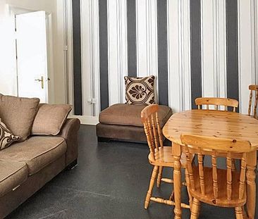 4 bedroom terraced house to rent - Photo 5