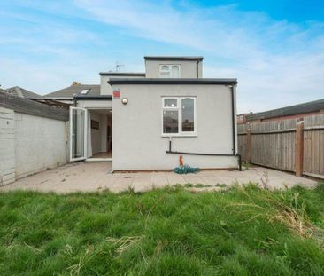 3 bedroom chalet to rent - Photo 1