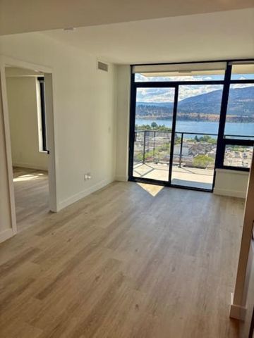 LAKEVIEW AT BROOKLYN! 1 Bdrm PLUS Den - Photo 3