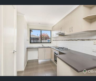 Low-Maintenance Living in a Convenient Carrum Downs Location - Photo 2