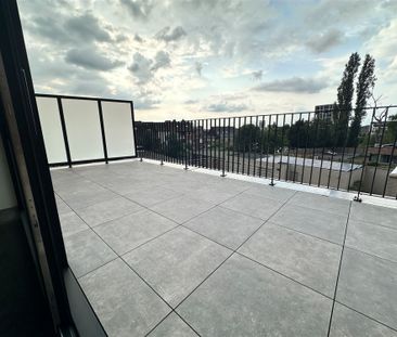 DUPLEX APPARTEMENT MET MOOI TERRAS EN 2 SLAAPKAMERS TE BERINGEN CENTRUM - Foto 5