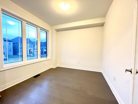 For Lease - 117 Silk Twist Drive, East Gwillimbury, Ontario - Photo 2