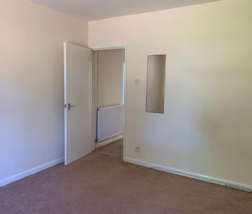 2 bedroom Flat To Let - Photo 1