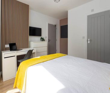 1 bedroom in a house share to rent - Photo 2