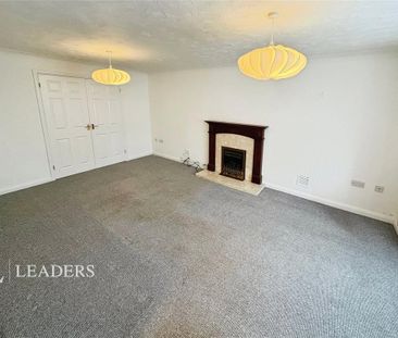 4 bedroom detached house to rent - Photo 2