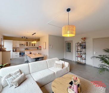 Ruim appartement in Sint-Kruis met 2 slaapkamers - Photo 1