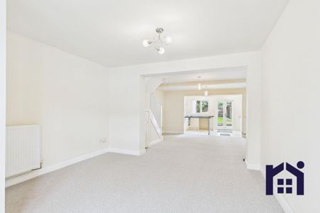 3 bedroom end of terrace house to rent - Photo 2