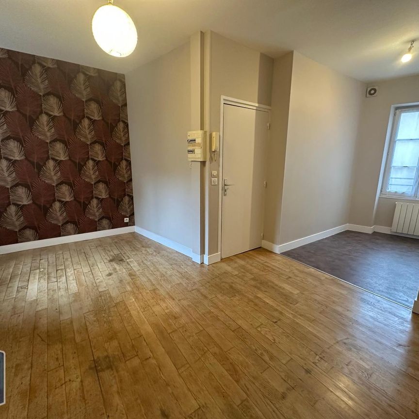 Location Appartement 1 pièce 25m² CHATEAUROUX 36000 - Photo 1