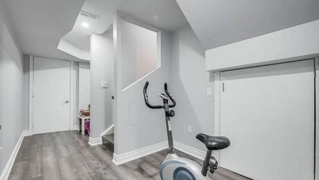 For Lease - 180 Belmore Court, Milton, Ontario - Photo 4