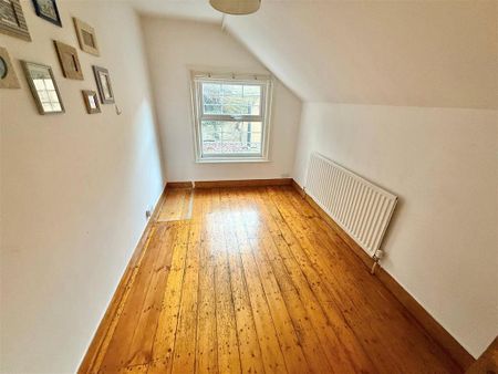 3 bedroom end of terrace house to rent - Photo 5