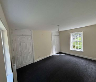 Freshly decorated 3 bedroom semi detached bungalow in the conservat... - Photo 3