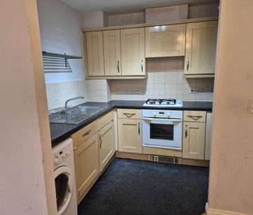 2 bedroom flat to rent - Photo 2